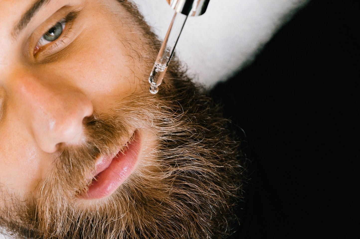 Natural Man Signature Beard Oil – Condition, Strengthen & Nourish